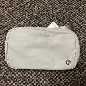 Lululemon Everywhere Belt Bag- Silver Drop